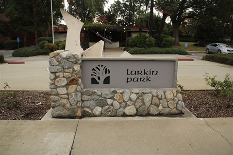 Lark-sign-5.jpg