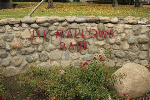 Mallows-sign-3.jpg